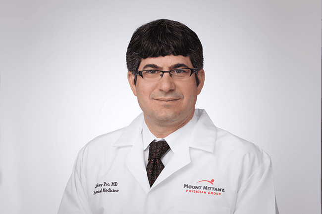 A headshot of primary care physician Dr. Jeffrey W. Pro.